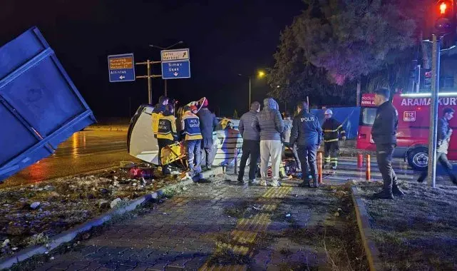 Gediz'deki kazada karı koca hayatlarını kaybetti