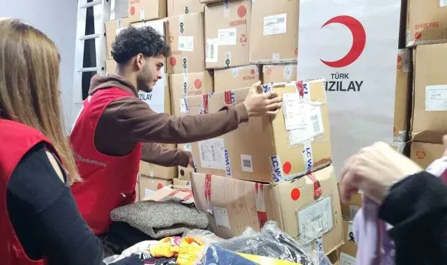 Filistinli Abdullah, Türkiye'ye minnetini Kızılay gönüllüsü olarak gösteriyor