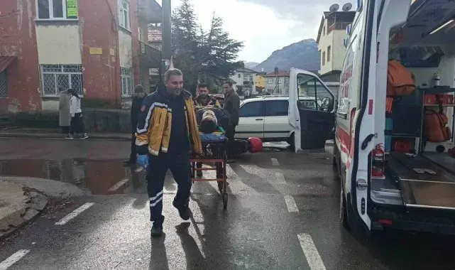 Konya'da elektrikli bisiklet ile otomobil çarpıştı: 1 yaralı