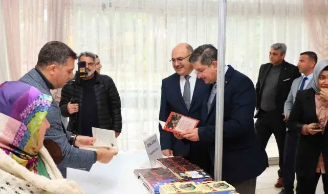 Dörtyol'da kitap fuarı açıldı