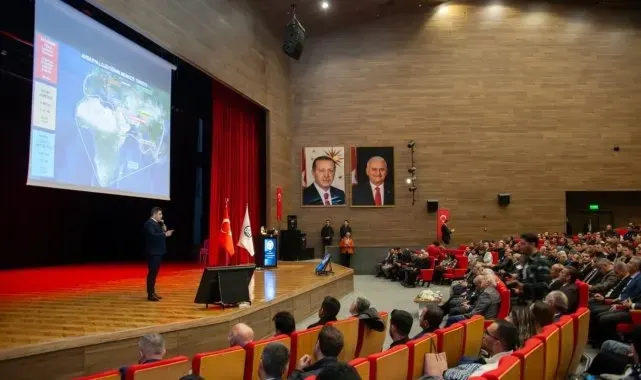 Bakan Yardımcısı Boyraz, Erzincan'da Türkiye'nin ulaşım vizyonunu anlattı