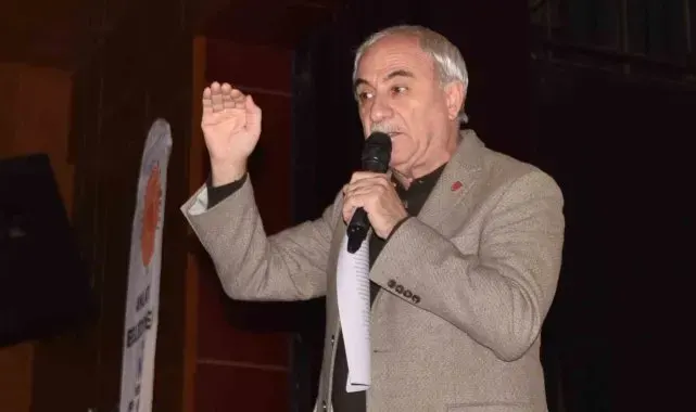 Ünlü yazar ve şair Nurullah Genç Ahlat'ta söyleşi yaptı