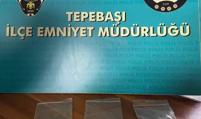 Polis ekiplerinin çalışmalarında uyuşturucu madde ve silah ele geçirildi
