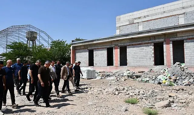 Milletvekili Tatar İdil'deki yarı olimpik yüzme havuzu inşaatını inceledi