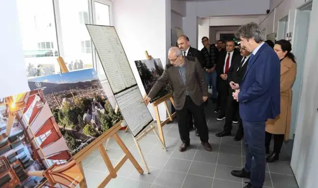 Bursa vakfiyeleri ve vakıf eserleri sergisi BUÜ'de açıldı