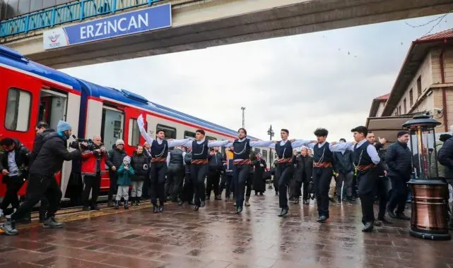 Turistik Doğu Ekspresi'ne Erzincan'da sıcak karşılama