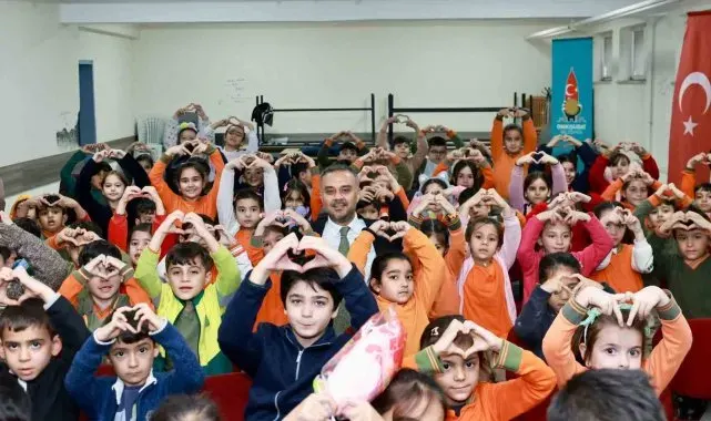 Başkan Toptaş'tan minik yüreklere destek