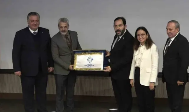 Türkiye Kent Konseyleri Birliği'nde devir teslim töreni