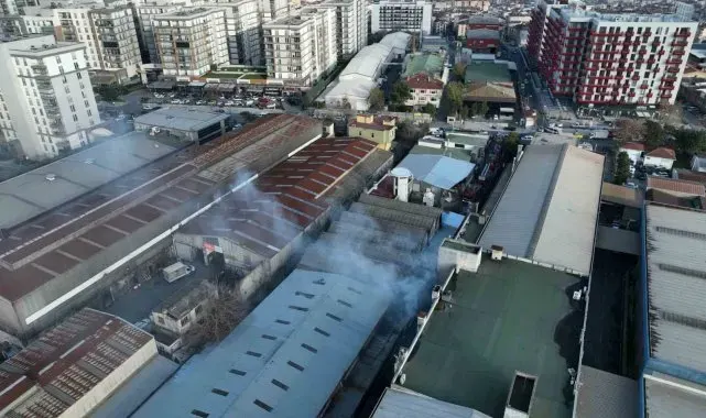 Küçükçekmece'de korkutan yangın