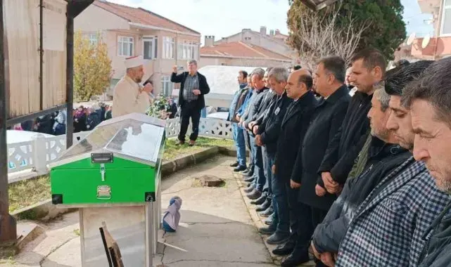Çanakkale'de otobüs ile motosikletin karıştığı kazada hayatını kaybeden Mert Gül son yolculuğuna uğurlandı