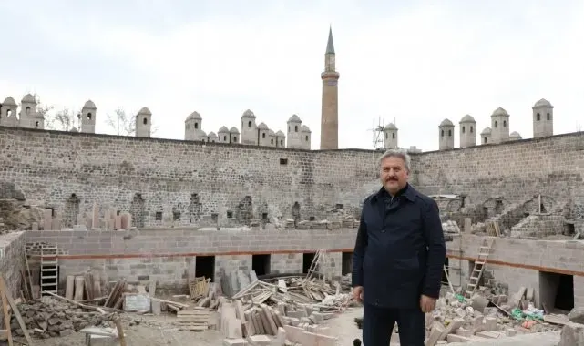 Melikgazi Belediyesi tarihe ışık tutuyor