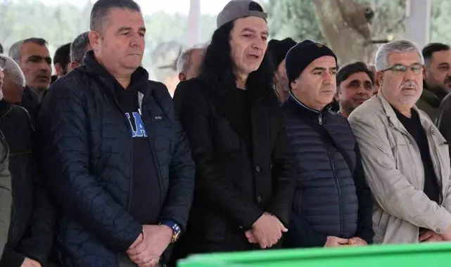 Şarkıcı Murat Kekilli'nin annesi Adana'da toprağa verildi