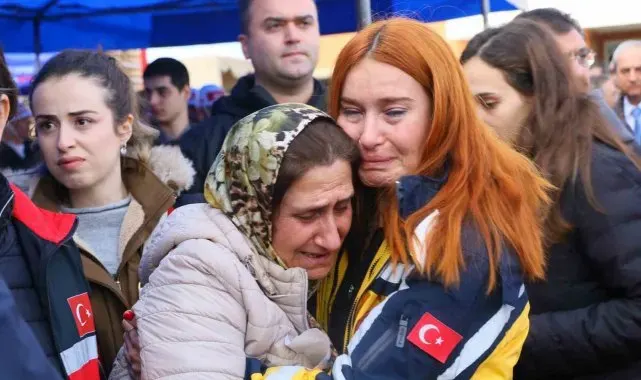 Helikopter kazasında hayatını kaybeden 3 kişi için tören düzenlendi