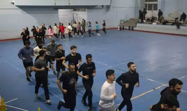 Diyarbakır'da polis olma hayali taşıyan aday adayları ter döküyor
