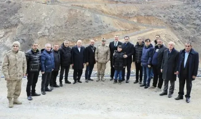 Vali Karakaya Mutki'de yol çalışmalarını inceledi