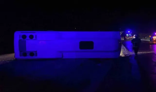 Kastamonu'da midibüs devrildi: 24 yaralı