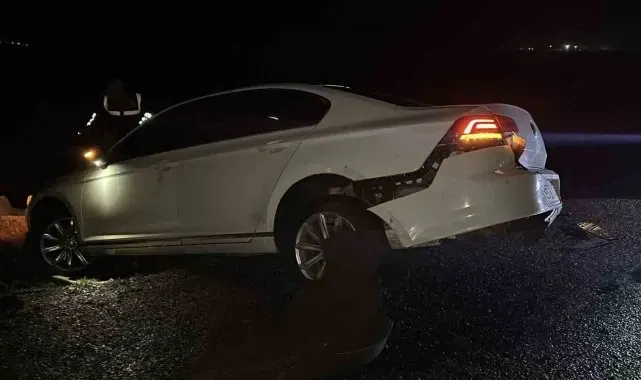 Şanlıurfa'da kontrolden çıkan otomobil şarampole devrildi: 3 yaralı