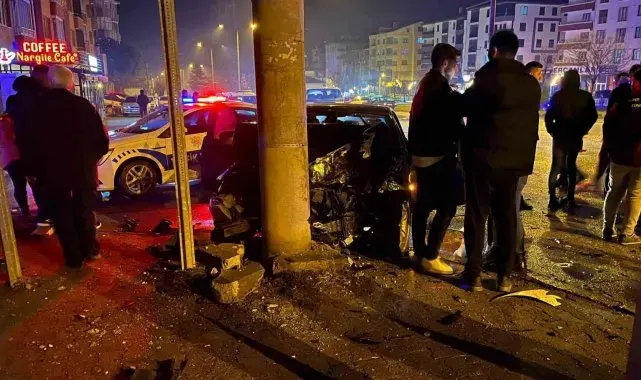 Kastamonu'da iki otomobil çarpıştı: 4 yaralı