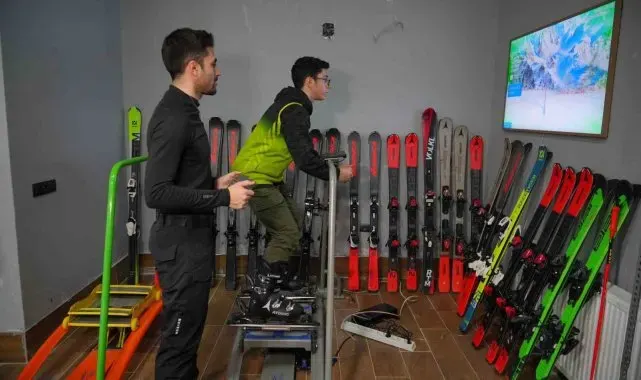 Sporcular 4 mevsim boyunca kayak yarışlarına simülasyonla hazırlanıyor