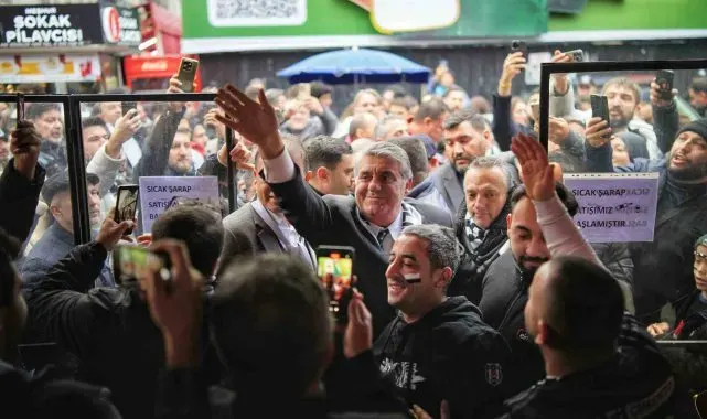 Serdal Adalı, Köyiçi'nde Beşiktaşlı taraftarlarla buluştu