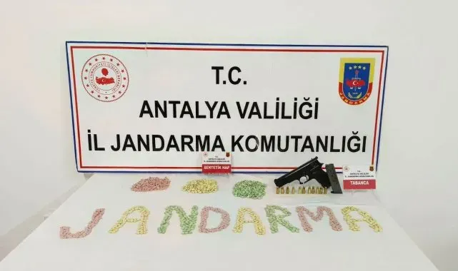 Otomobil koltuğuna gizlenmiş bin 600 adet ecstacy bulundu