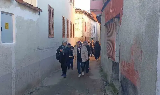 Manisalı kadınlar, Kula'yı gezdi