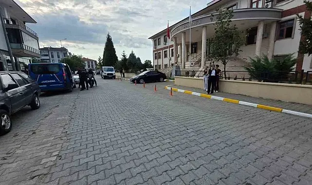 Sakarya'da tartıştığı eşini bıçaklayan şahıs tutuklandı