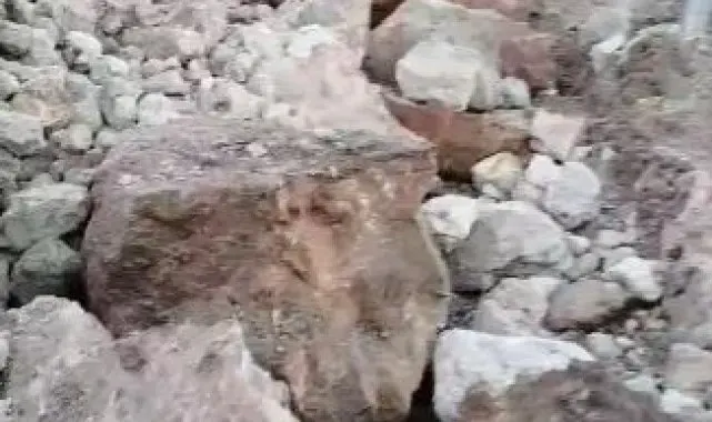 Artvin'de heyelan: Ardanuç'ta 6 köye bağlanan yol ulaşıma kapandı