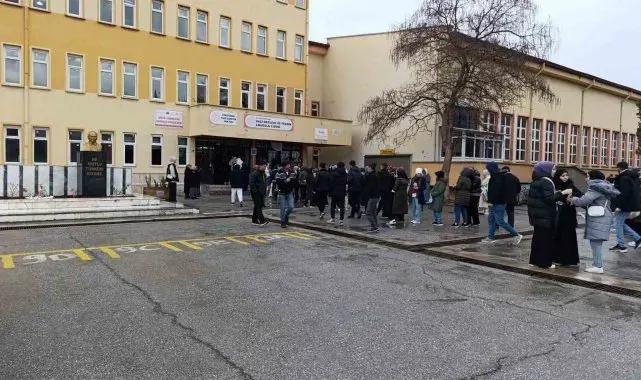 Afyonkarahisar'da AÖL heyecanı ilk oturumla başladı