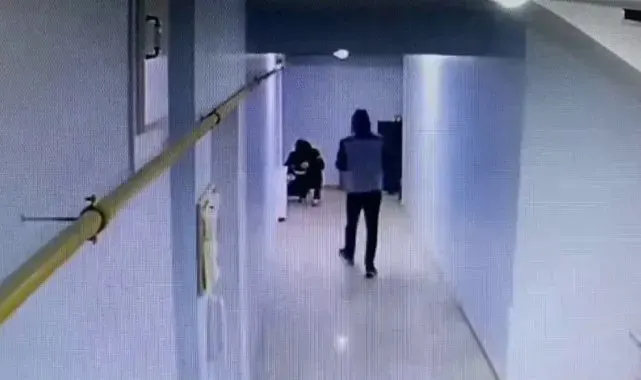 Kar maskeli ayakkabı hırsızları kameralara yakalandı