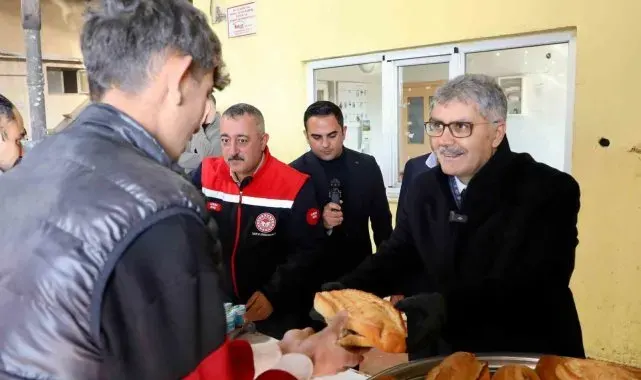 Vali Cahit Çelik, patates depolama ve paketleme alanında incelemelerde bulundu