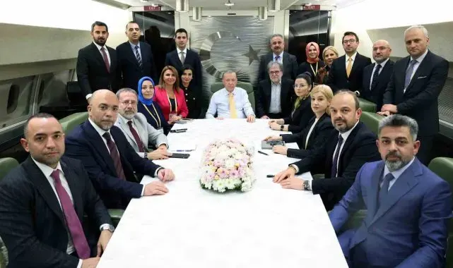 Cumhurbaşkanı Erdoğan: "Suriye'de mevcut terör örgütlerinin etkisiz hale getirilme zamanının geldiğini de göstereceğiz. Bize sınırlarımızın güneyinden herhangi bir tehdidin bundan sonra gelmemesi için bunu yapacağız."
