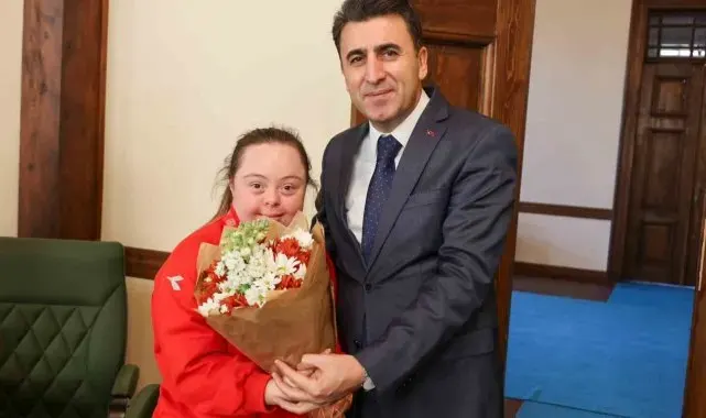 Bilecikli altın çocuklara Vali Aygöl'den ödül