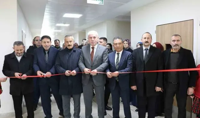 Bayburt'un Maden köyünde kütüphane açılışı gerçekleştirildi