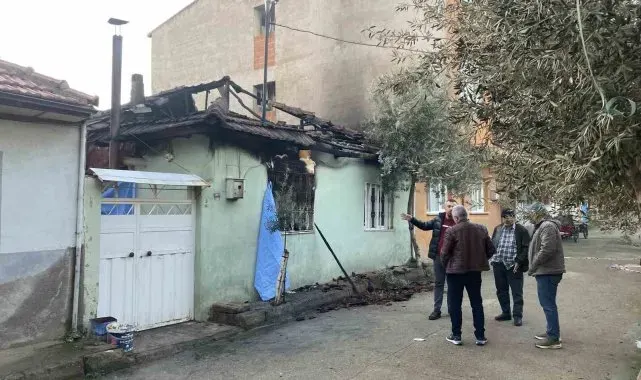 Yaşlı çift çıkan yangında hayatını kaybetti