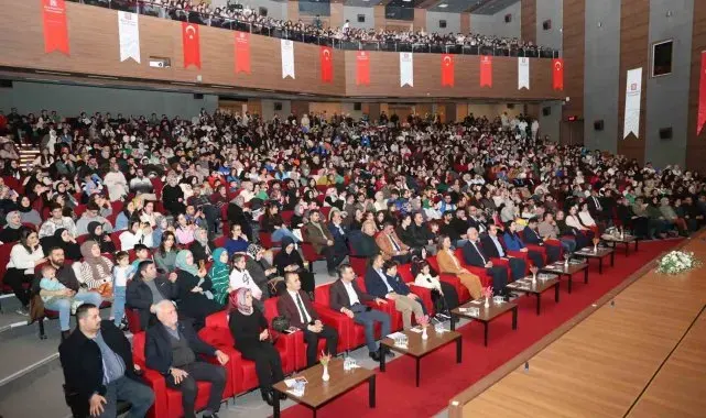 'Gençlik Merkezi Türk Müziği Korosu'ndan muhteşem konser