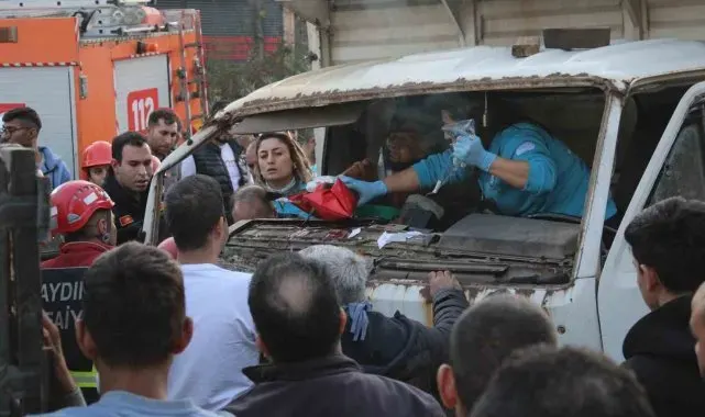 Aydın'da 2 kamyonet çarpıştı: Araçta sıkışan kadını kurtarmak için ekipler seferber oldu