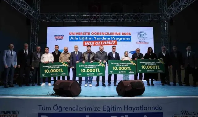 Arnavutköy'de 3 bin üniversite öğrencisine 10 bin TL eğitim desteği