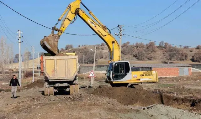 Uşak Belediyesi kent genelinde farklı noktalarda çalışmalarını sürdürüyor