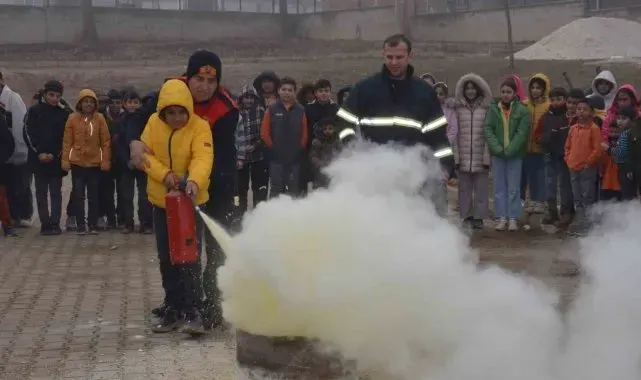 Bozüyük'te ilk ve ortaokul öğrencilerine yangın eğitimi