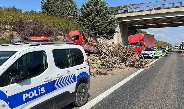 Emniyet şeridinde feci ölüm: Arızalanan kamyonetin altında can verdi