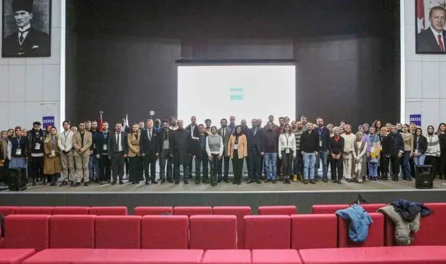 Erzurum'da "İleri Mikroskop Teknikleri" çalıştayı düzenlendi