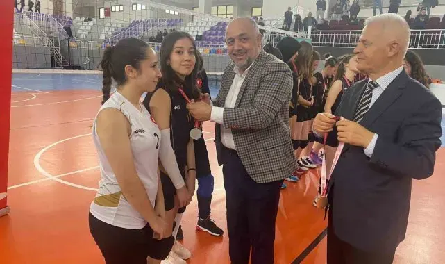 Genç Kızlar Voleybol Müsabakaları tamamlandı