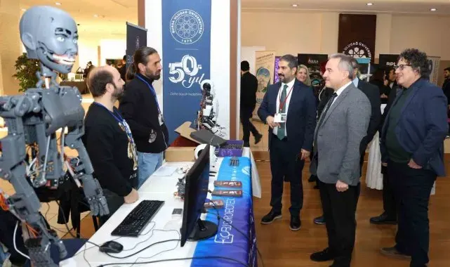 BUÜ'deki Teknoloji Fuarı'nda sektör temsilcileri öğrencilerle bir araya geldi