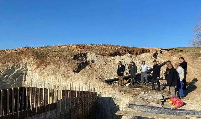 Kaymakam Partal, deprem konutlarını yerinde inceledi