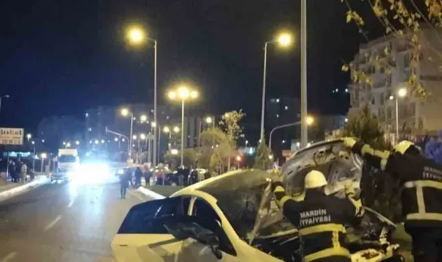 Mardin'de iki otomobil çarpıştı: 3 yaralı