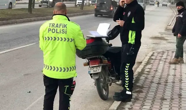 Konya'da motosiklet yayaya çarptı: 2 yaralı