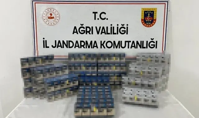 Ağrı'da yol kontrolünde bin 896 paket kaçak sigara ele geçirildi