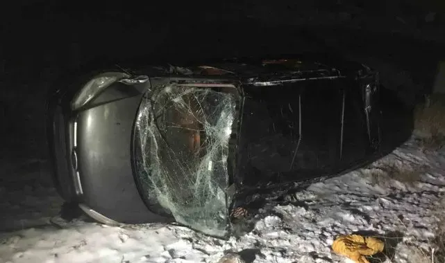 Malatya'da hafif ticari araç şarampole uçtu: 3 yaralı