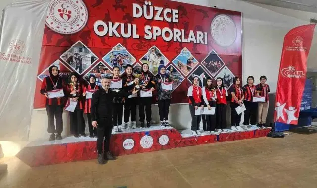 Masa tenisi yıldızlar şampiyonları belli oldu